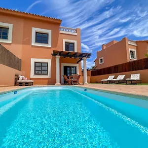 Villa Tarabilla With Private Pool & Ocean Views, Corralejo